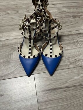 Valentino Garavani Blue Pointed T-Strap Studded Heels